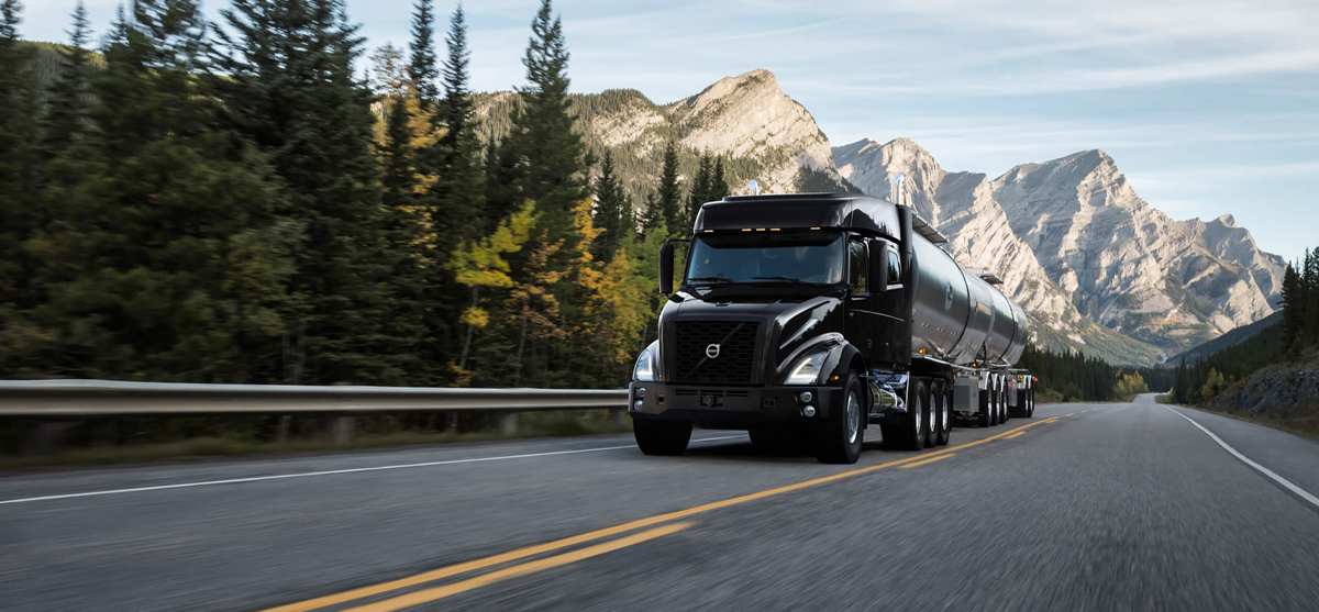 Enclosed auto transport